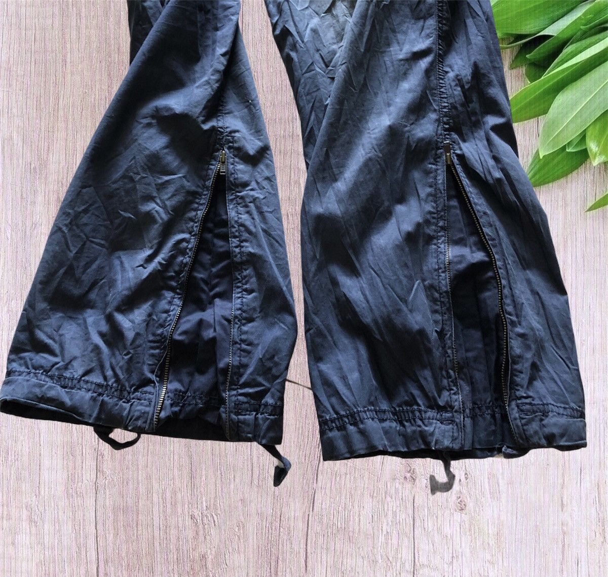Uniqlo Vintage Uniqlo Faded utility Cargo Nylon Pants Size US 36 / EU 52 - 7 Thumbnail