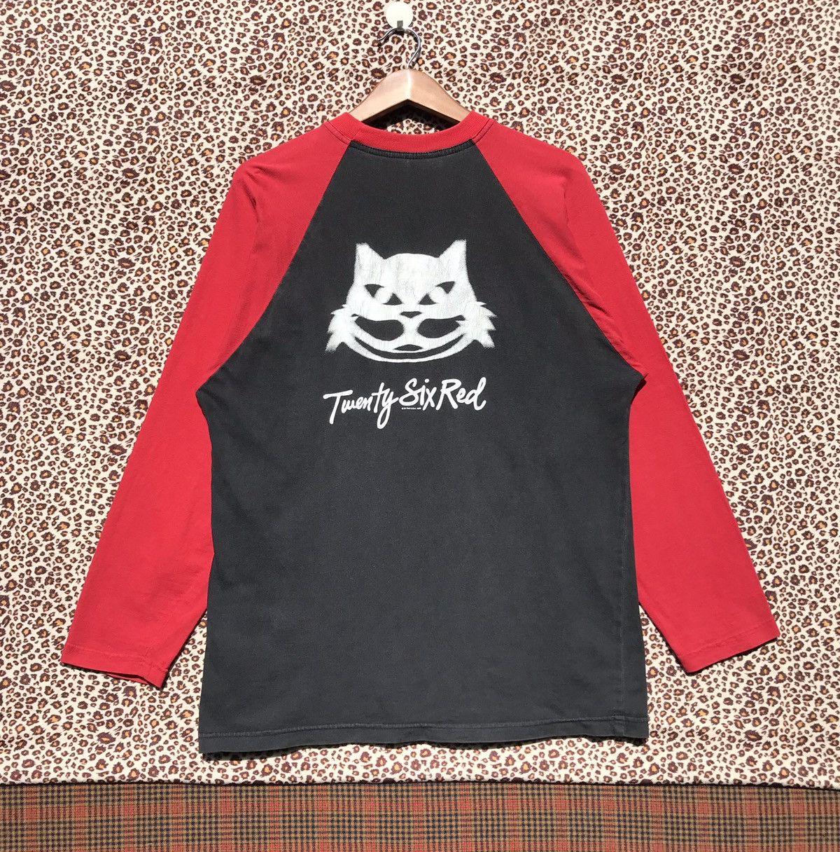 Vintage Vintage 90s Twenty Six Red Skateboard Shirt 26 Red. Size US M / EU 48-50 / 2 - 3 Thumbnail