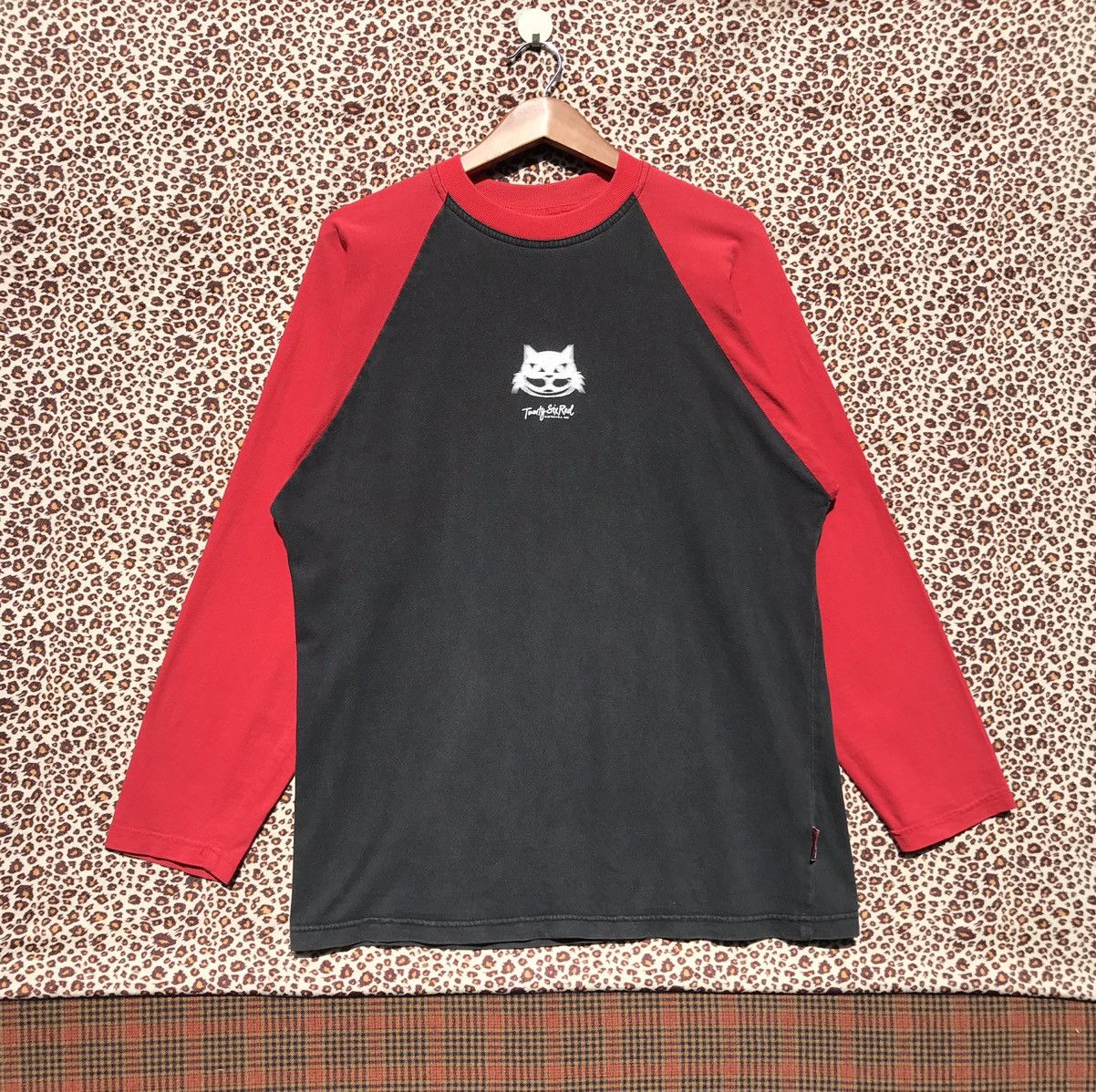 Vintage Vintage 90s Twenty Six Red Skateboard Shirt 26 Red. Size US M / EU 48-50 / 2 - 2 Thumbnail
