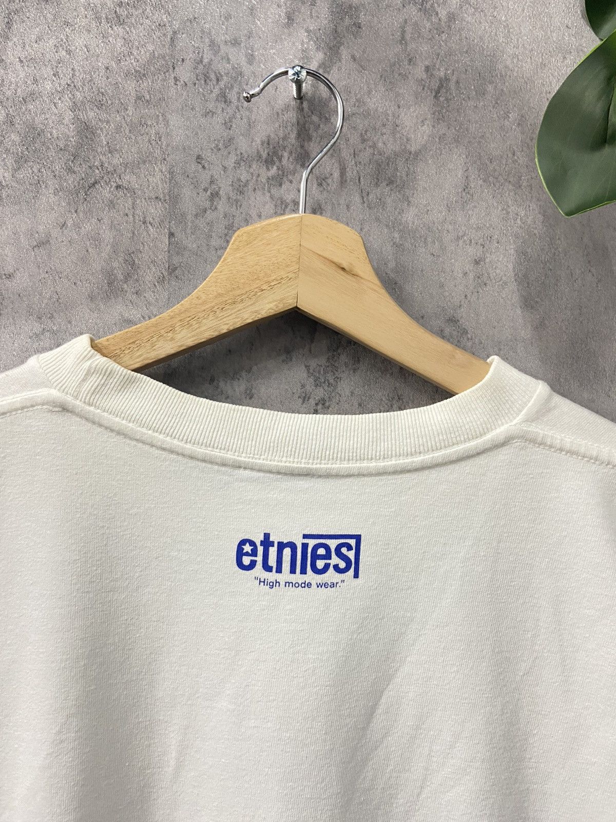 Etnies × Vintage Vintage 90’s Etnies Skateboarding Tshirt Size US L / EU 52-54 / 3 - 8 Thumbnail
