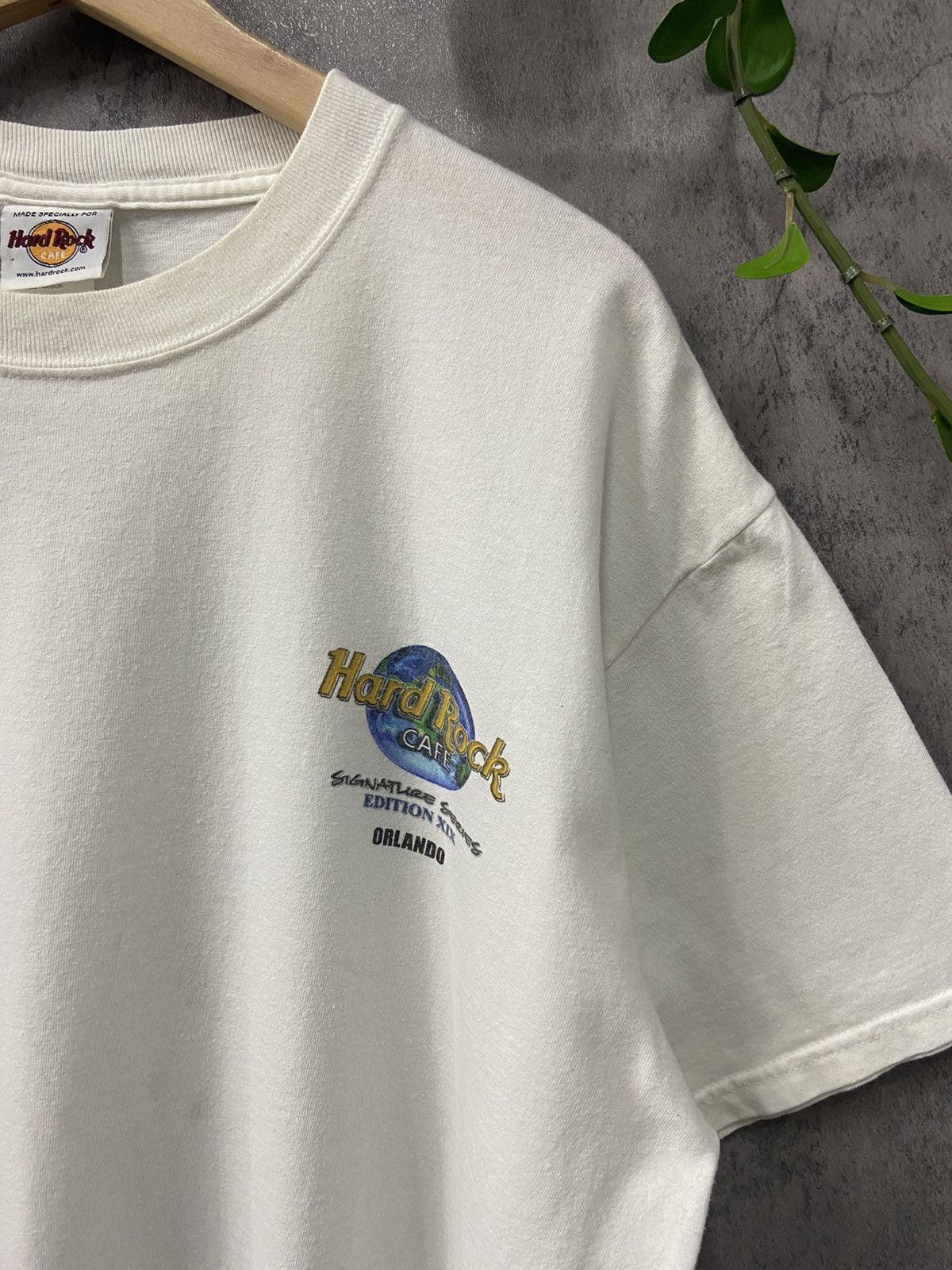 Hard Rock Cafe × Vintage Vintage 90’s Hard Rock Cafe Elvis Presley Memorial Tshirt Size US XL / EU 56 / 4 - 9 Thumbnail