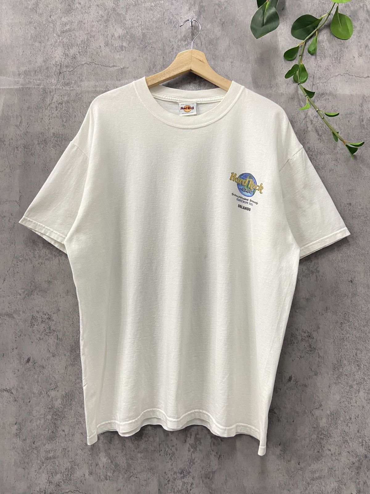 Hard Rock Cafe × Vintage Vintage 90’s Hard Rock Cafe Elvis Presley Memorial Tshirt Size US XL / EU 56 / 4 - 2 Thumbnail