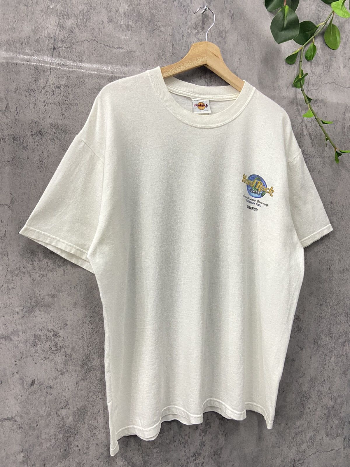 Hard Rock Cafe × Vintage Vintage 90’s Hard Rock Cafe Elvis Presley Memorial Tshirt Size US XL / EU 56 / 4 - 7 Thumbnail