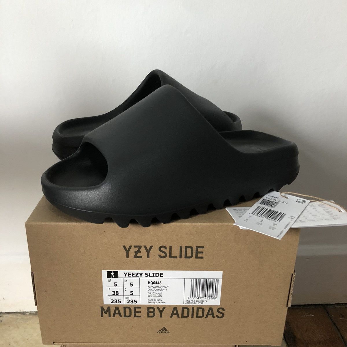 Yeezy Slide US5 outlets No box black new