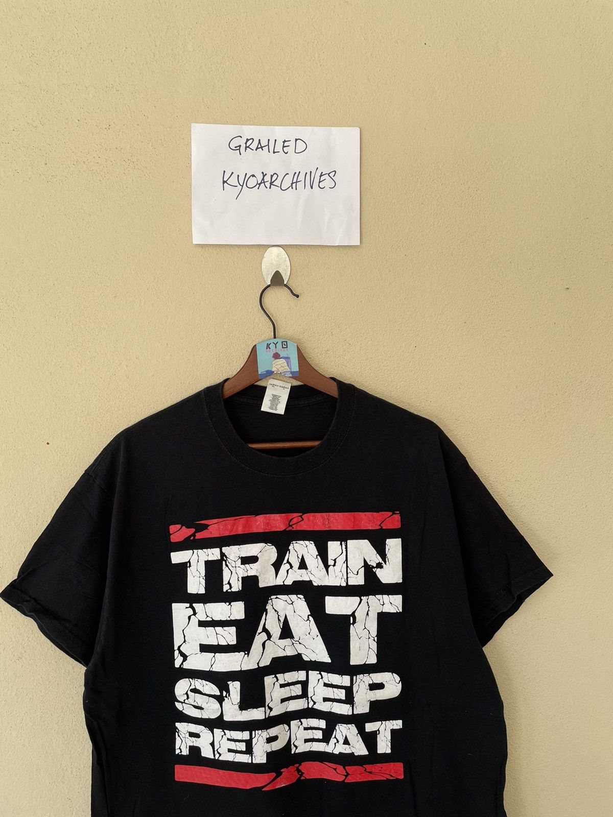 Gildan TRAIN EAT SLEEP REPEAT TEE Size US L / EU 52-54 / 3 - 3 Thumbnail