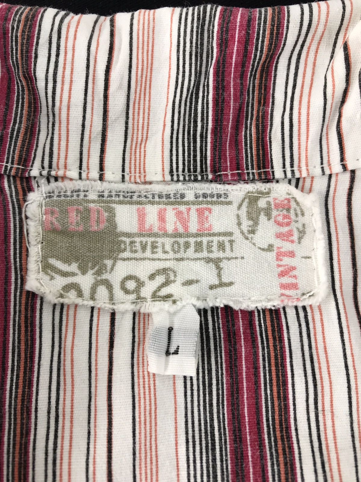 Vintage Vintage Red Line Double Neck Fashion Style Size US M / EU 48-50 / 2 - 5 Thumbnail