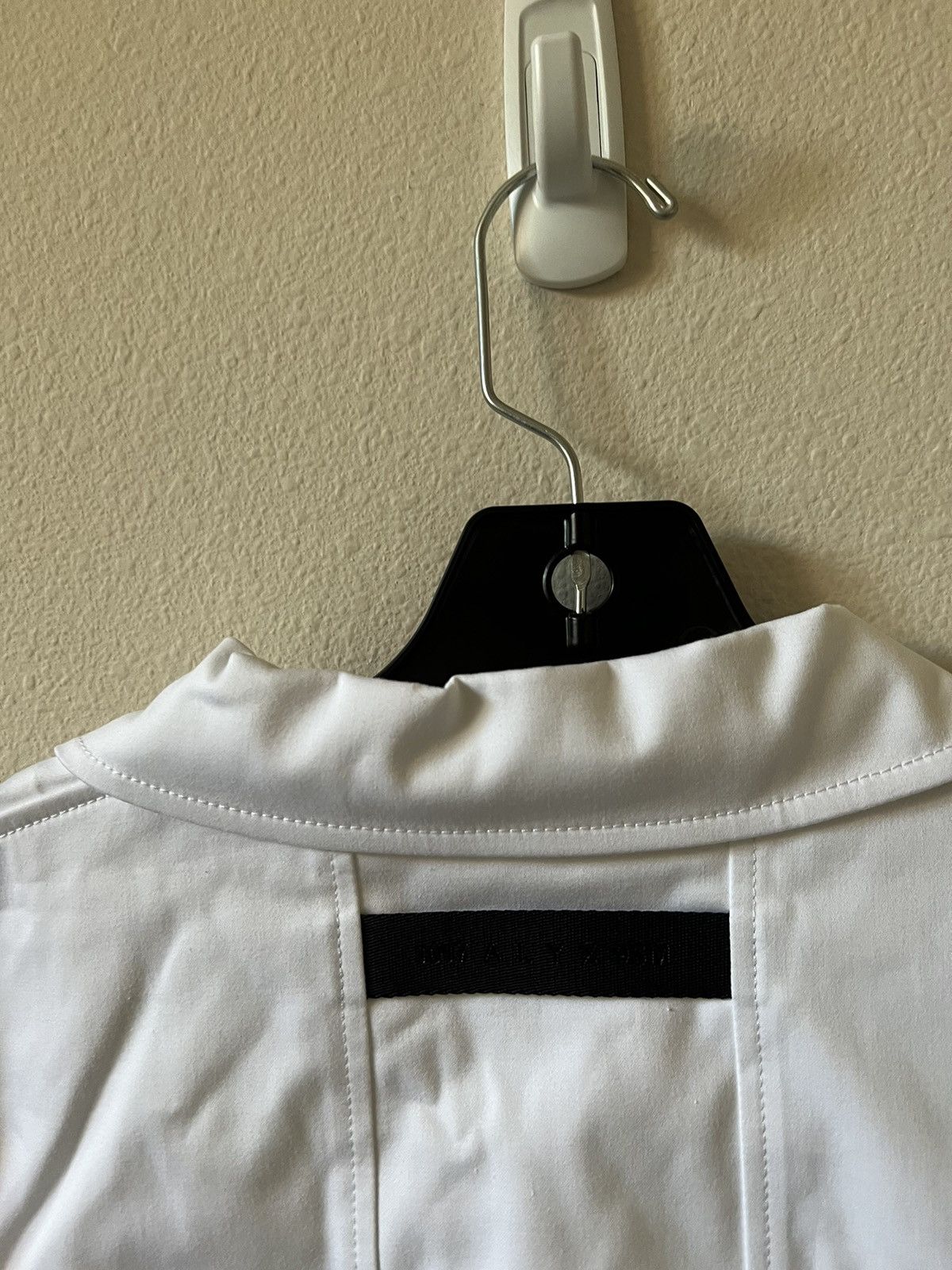 1017 ALYX 9SM 1017 ALYX 9SM Zip Up Logo Shirt Size US XL / EU 56 / 4 - 7 Thumbnail