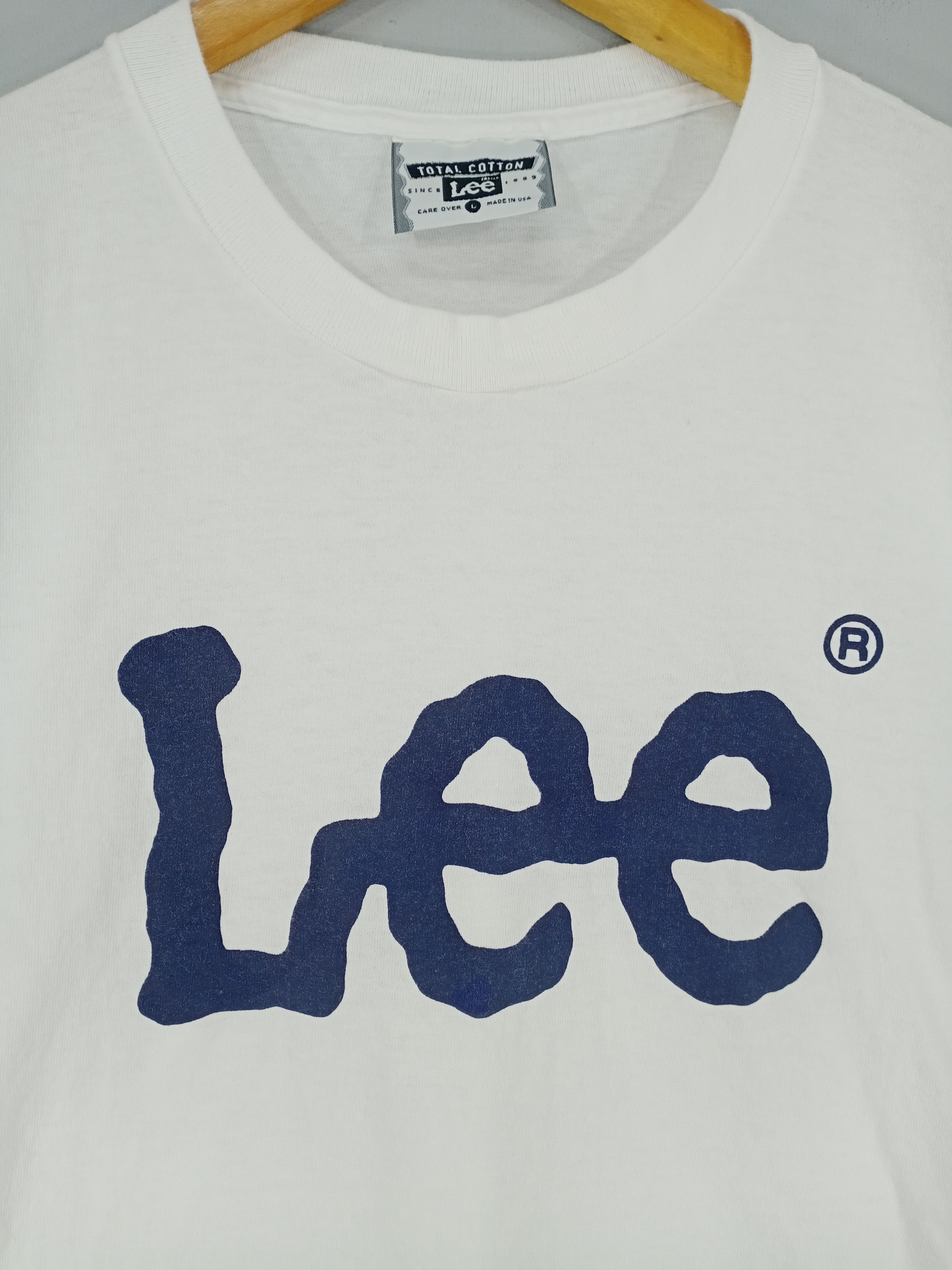 Lee × Vintage 💥RARE💥Vintage 90s Lee Big Logo Tshirt Size US M / EU 48-50 / 2 - 4 Thumbnail