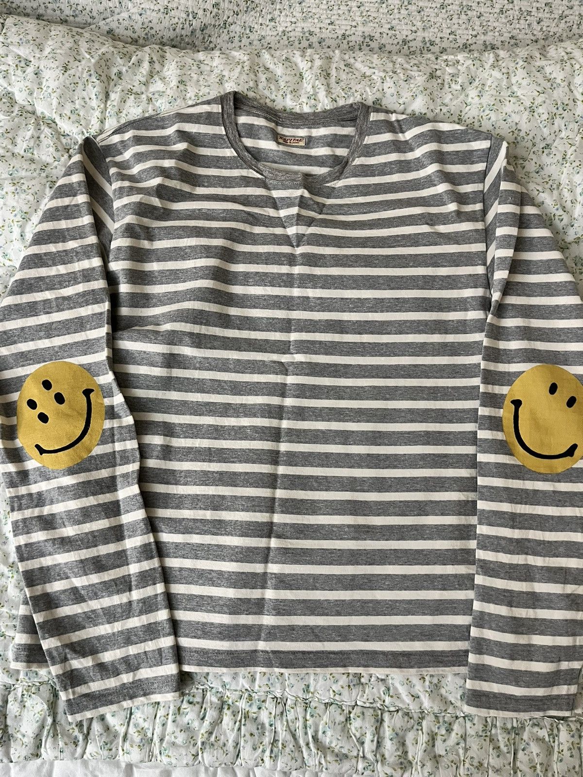 トップス KAPITAL Smilie Patch Long Sleeve Tee XL Kapital Smilie Patch Long Sleeve Tee, Black – Glasswing