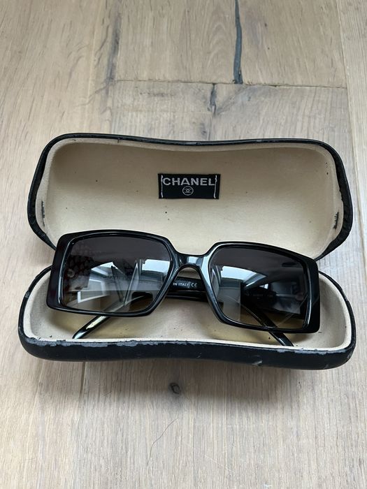 chanel round logo sunglasses