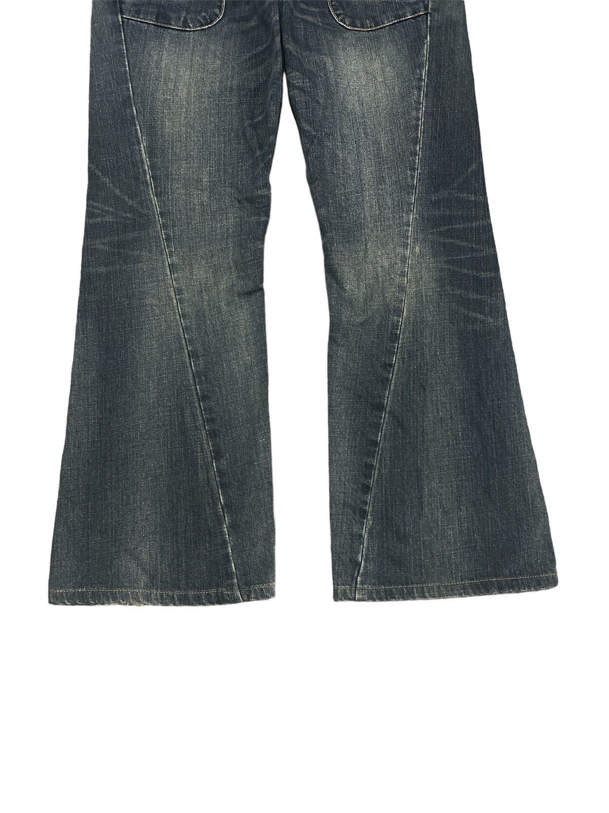 Japanese Brand FLARED💥LEE RIDERS DISTRESSED TWIST DENIM PANT Size US 30 / EU 46 - 4 Thumbnail