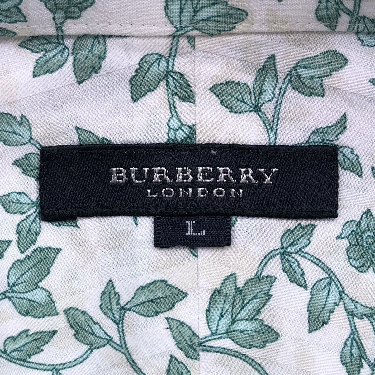 Burberry Authentic Burberry London Floral Print Checked Short Sleeve Size US L / EU 52-54 / 3 - 9 Thumbnail