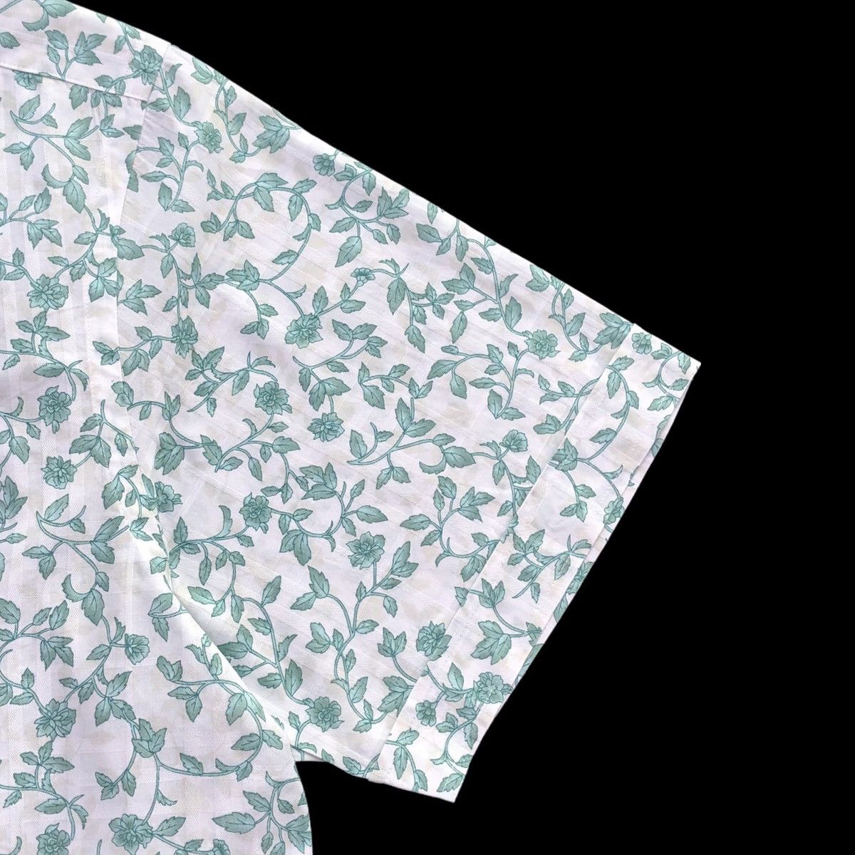 Burberry Authentic Burberry London Floral Print Checked Short Sleeve Size US L / EU 52-54 / 3 - 4 Thumbnail