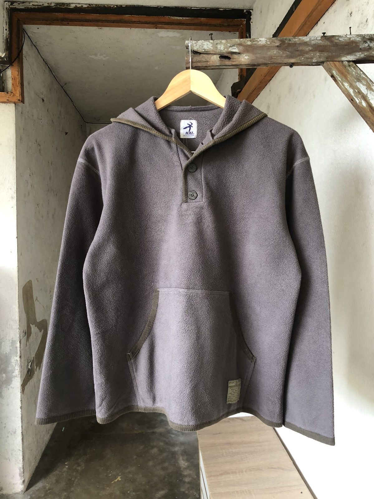 Hai Sporting Gear Vintage Hai Sporting Gear Fleece Sweater Hoodie Size US M / EU 48-50 / 2 - 3 Thumbnail