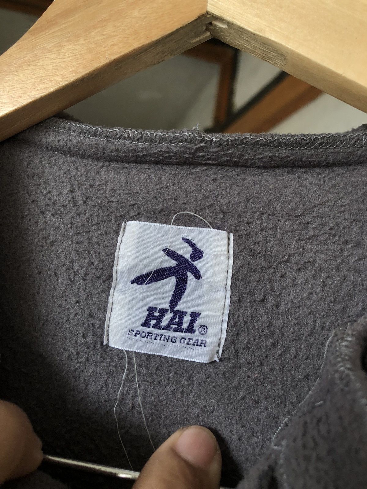Hai Sporting Gear Vintage Hai Sporting Gear Fleece Sweater Hoodie Size US M / EU 48-50 / 2 - 9 Thumbnail