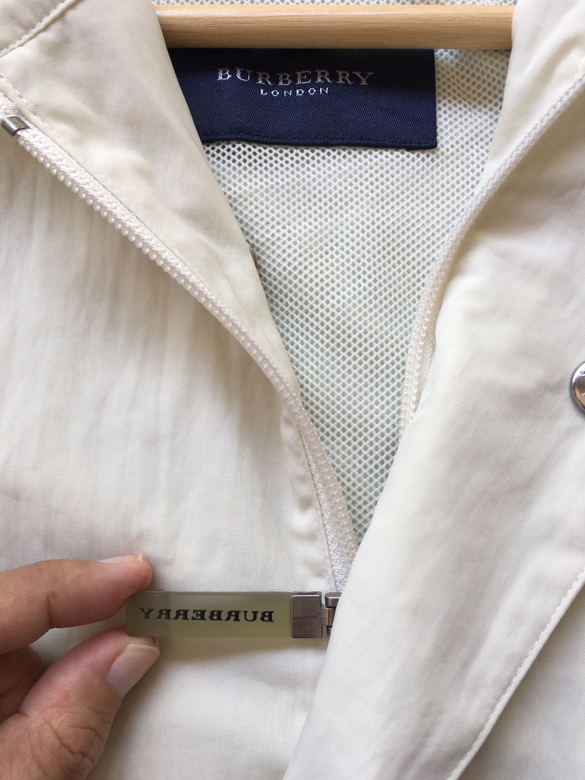 Burberry Vintage Burberry Hoodie Nylon Jacket Size US L / EU 52-54 / 3 - 9 Thumbnail