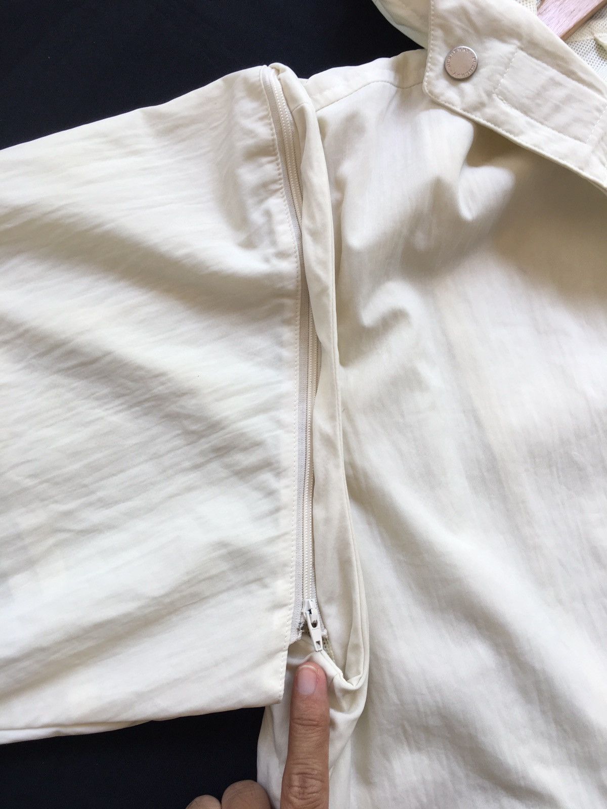 Burberry Vintage Burberry Hoodie Nylon Jacket Size US L / EU 52-54 / 3 - 14 Thumbnail