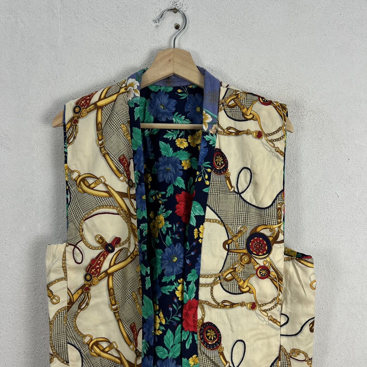 Art Comes First VINTAGE REVERSIBLE VEST TOP COLOURFUL DESIGN HERMES STYLE Size US M / EU 48-50 / 2 - 3 Thumbnail