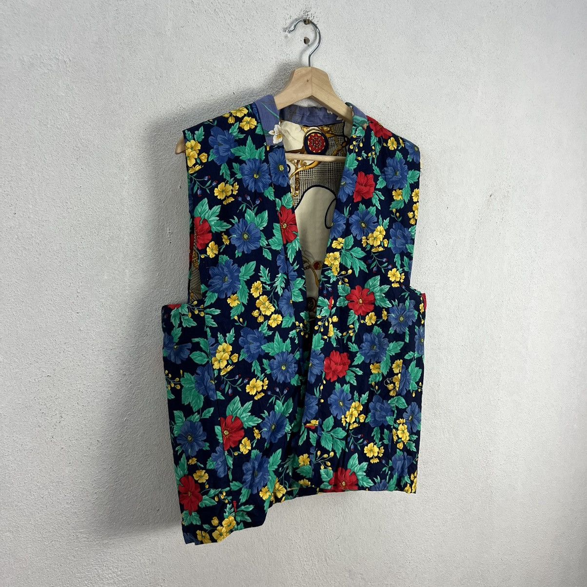 Art Comes First VINTAGE REVERSIBLE VEST TOP COLOURFUL DESIGN HERMES STYLE Size US M / EU 48-50 / 2 - 9 Thumbnail
