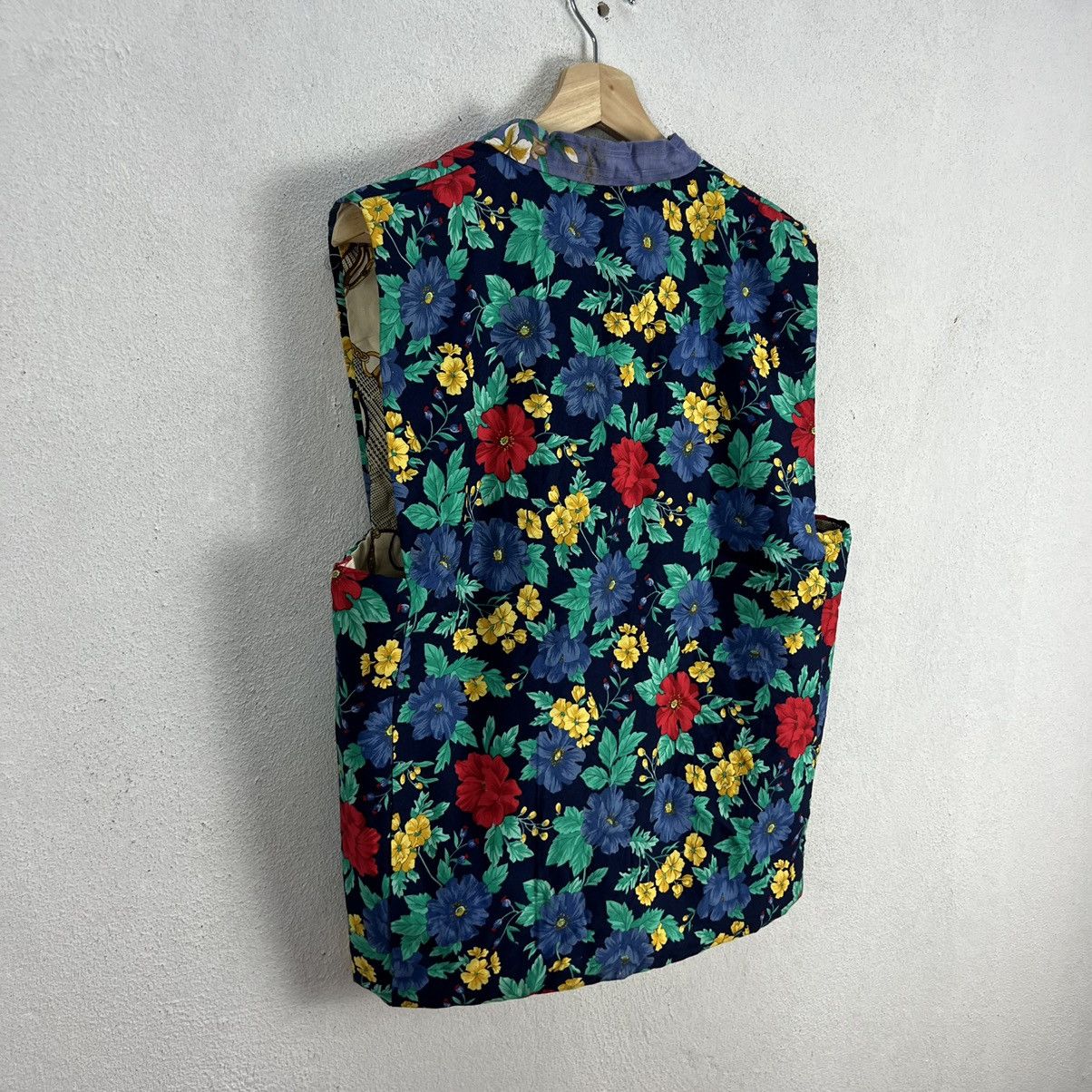 Art Comes First VINTAGE REVERSIBLE VEST TOP COLOURFUL DESIGN HERMES STYLE Size US M / EU 48-50 / 2 - 12 Thumbnail