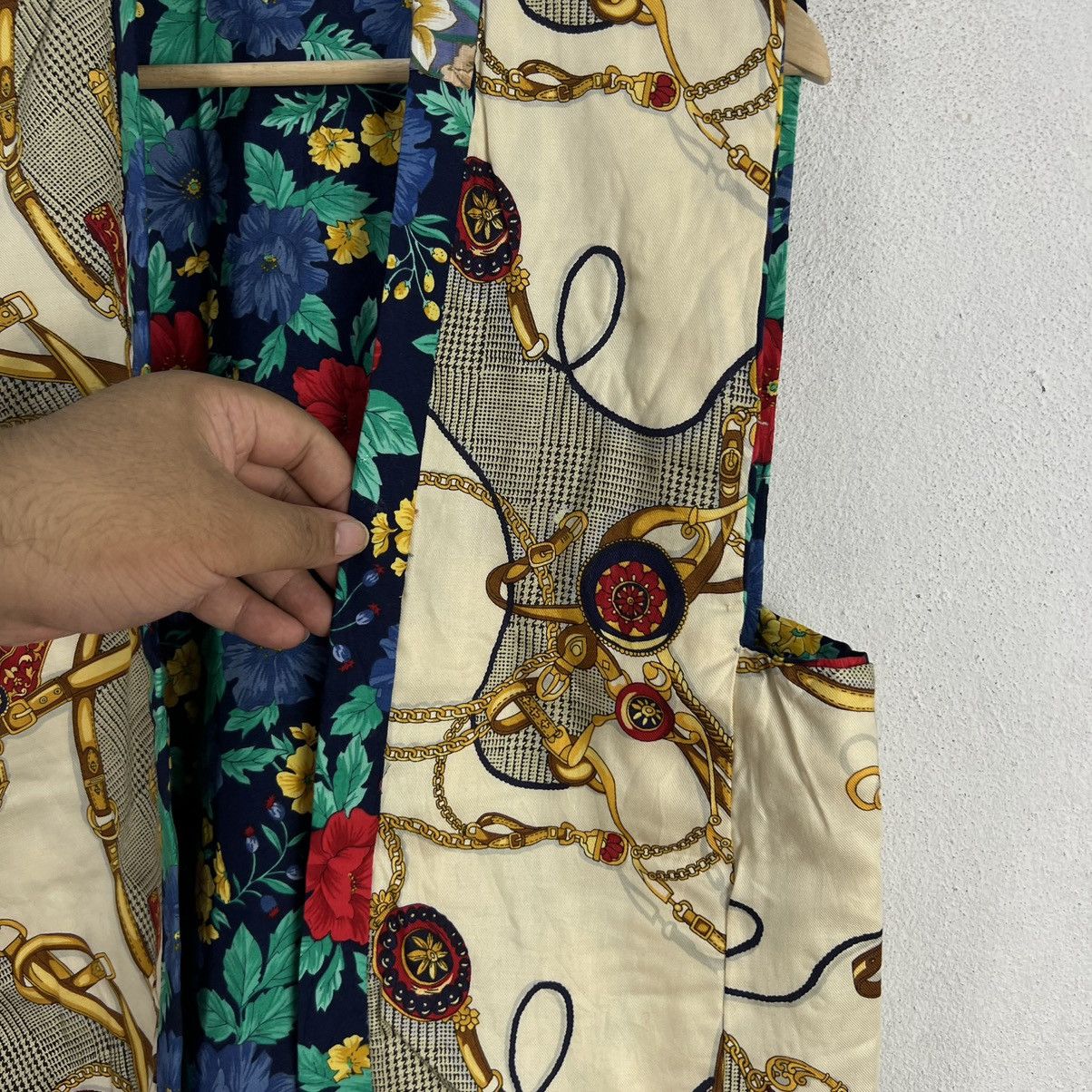 Art Comes First VINTAGE REVERSIBLE VEST TOP COLOURFUL DESIGN HERMES STYLE Size US M / EU 48-50 / 2 - 5 Thumbnail