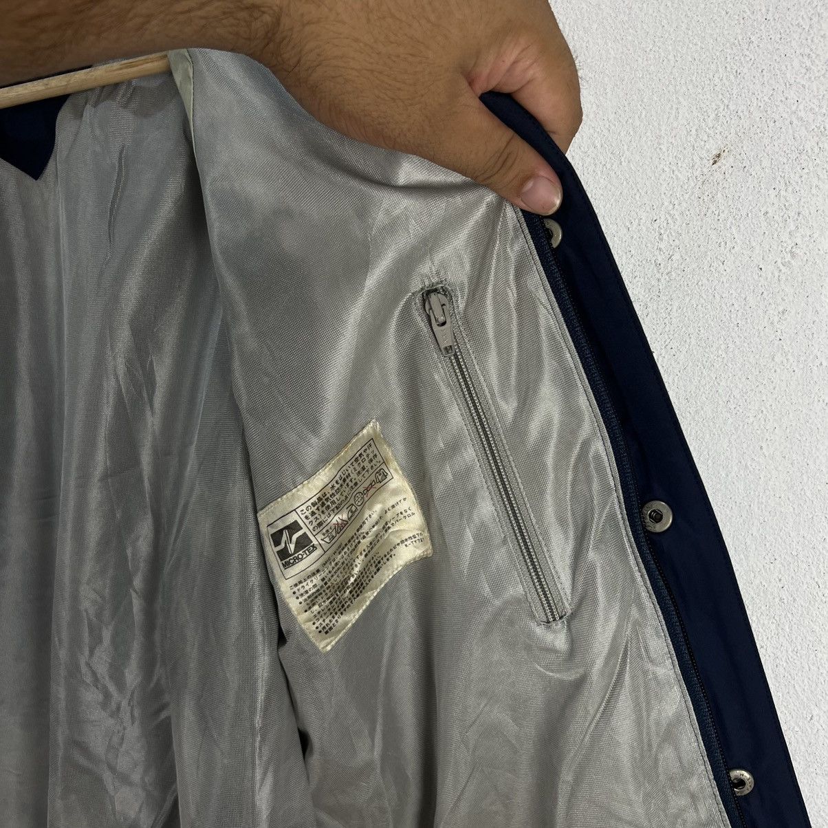Japanese Brand RARE TRITONE CROPPED JACKET ELLESSE PERUGIA-ITALY Size US M / EU 48-50 / 2 - 12 Thumbnail