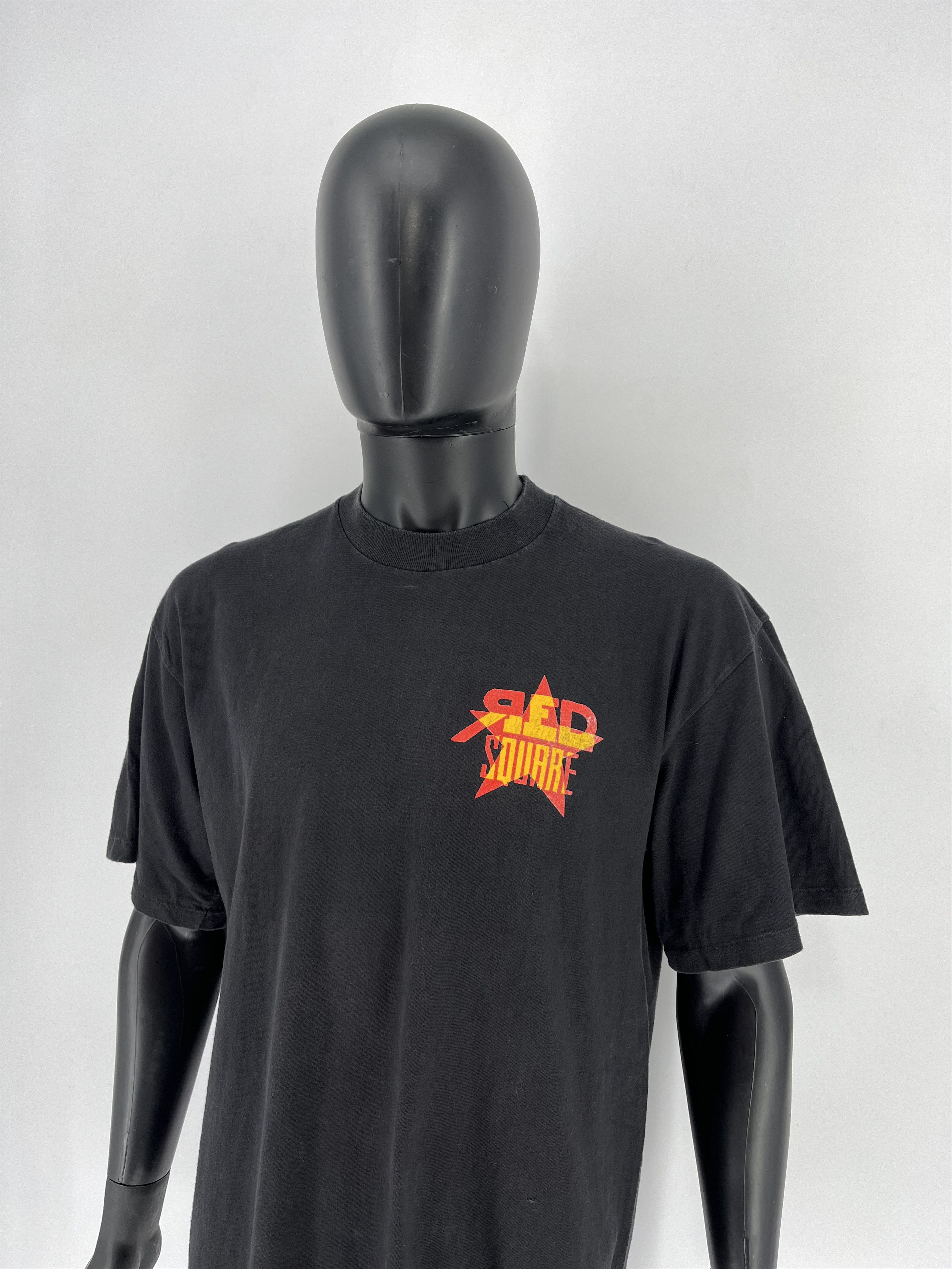 Disney × Vintage Vintage 90s red square Mickey Mouse Thrashed T-Shirt Size US XL / EU 56 / 4 - 5 Thumbnail