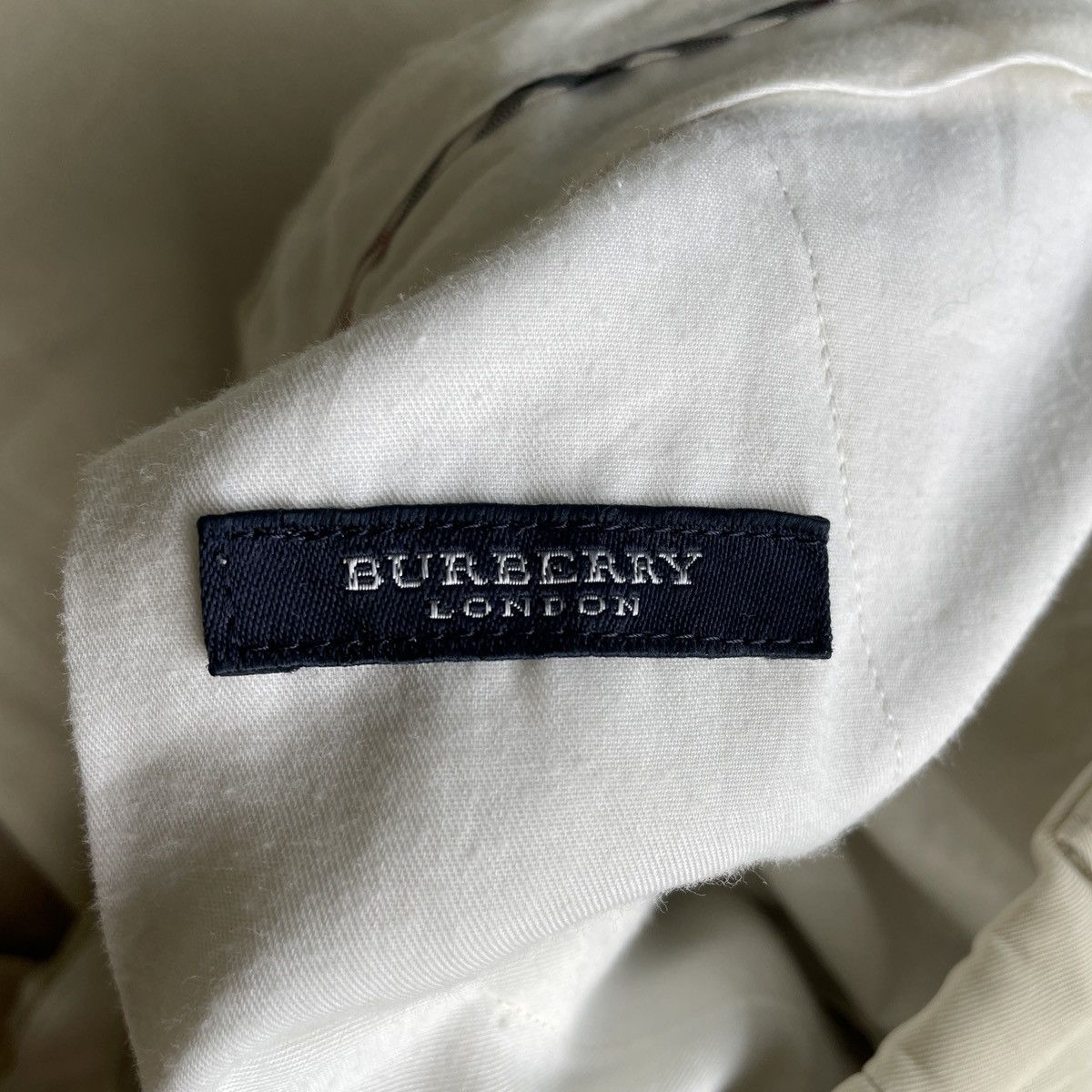 Burberry Vintage Burberry London Cream Trousers Casual Pants W30 Size US 30 / EU 46 - 7 Thumbnail