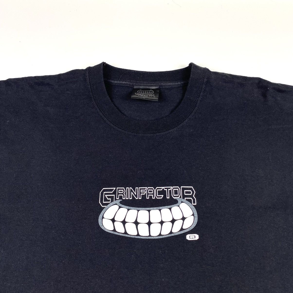 Band Tees Y2K 00’s Vintage Grinfactor Surf Raiders T Shirt Size US L / EU 52-54 / 3 - 3 Thumbnail