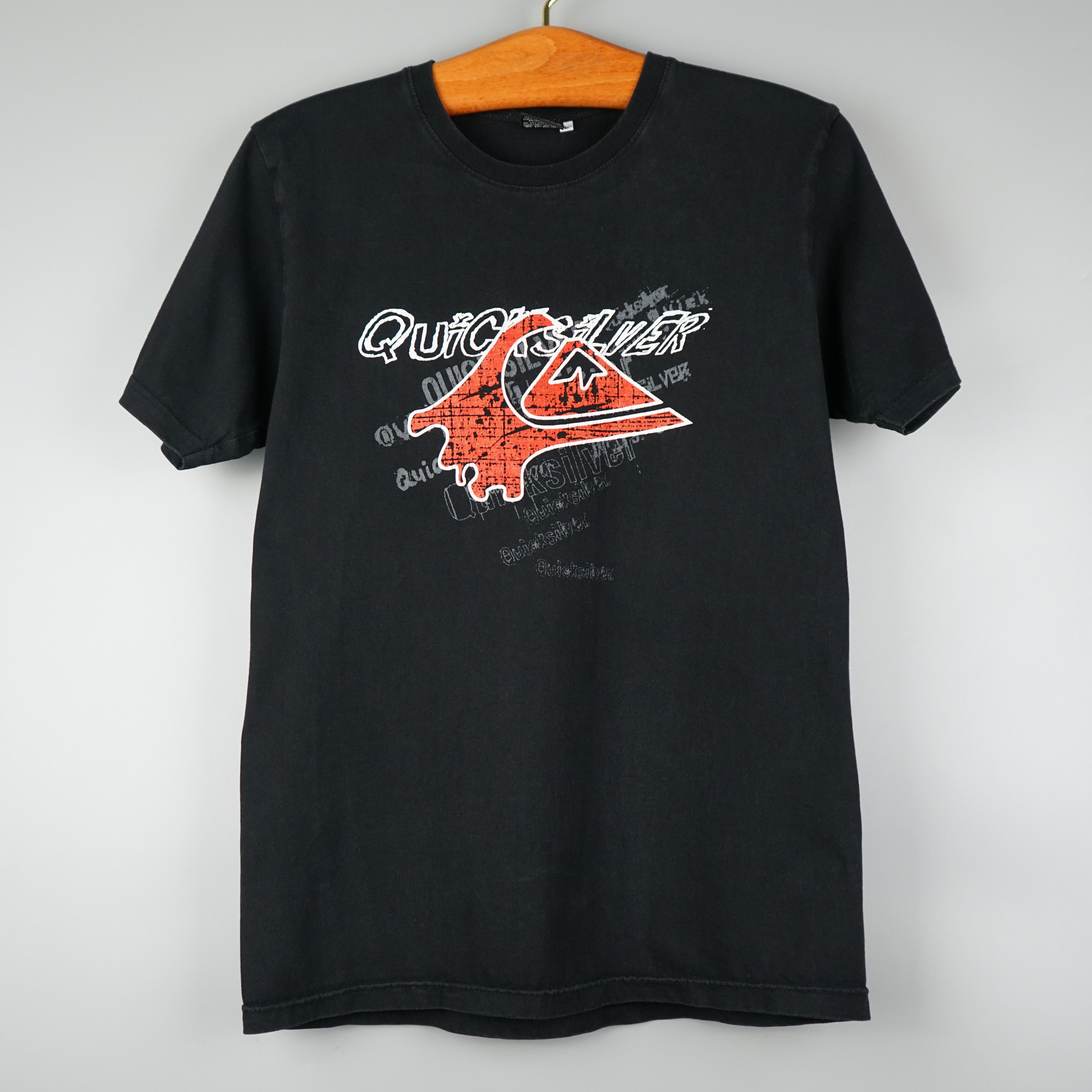 Quicksilver × Vintage 90s Quicksilver t-shirt Surfing Made in USA Size US M / EU 48-50 / 2 - 1 Thumbnail