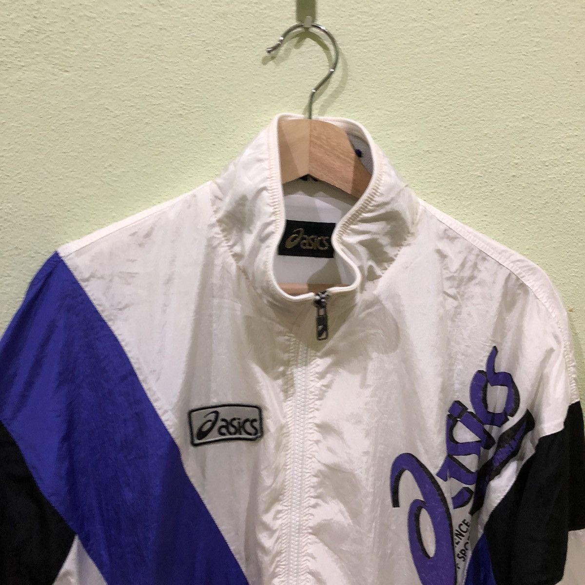 Asics Vintage Asics Big Logo Windbreaker Size US L / EU 52-54 / 3 - 4 Thumbnail