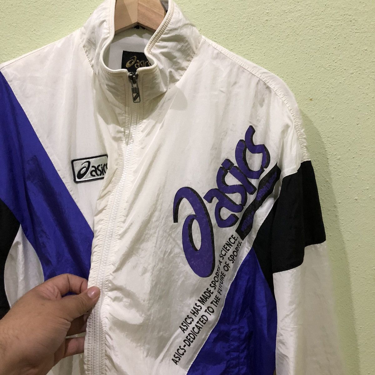 Asics Vintage Asics Big Logo Windbreaker Size US L / EU 52-54 / 3 - 3 Thumbnail
