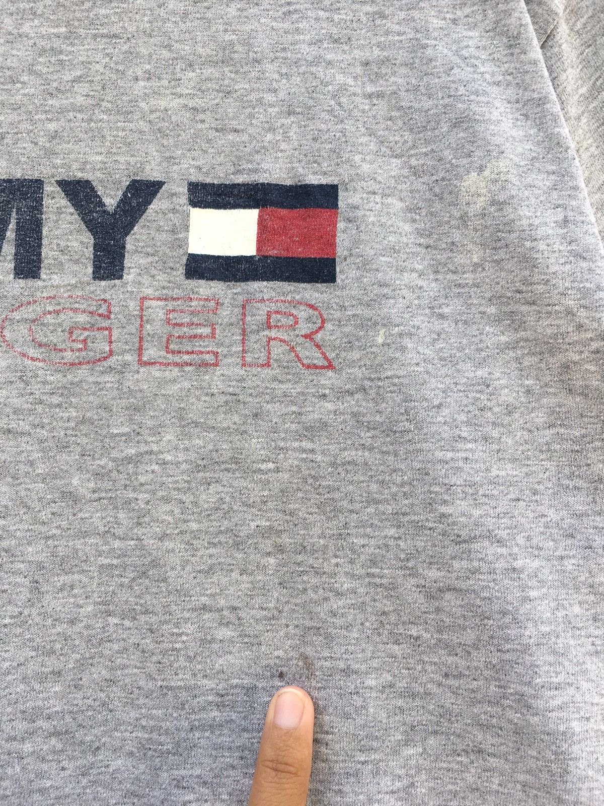 Tommy Hilfiger Vintage Tommy Hilfiger Big Spellout Tshirt Size US M / EU 48-50 / 2 - 9 Thumbnail