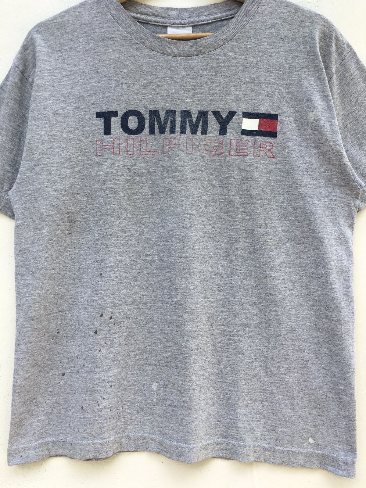 Tommy Hilfiger Vintage Tommy Hilfiger Big Spellout Tshirt Size US M / EU 48-50 / 2 - 5 Thumbnail