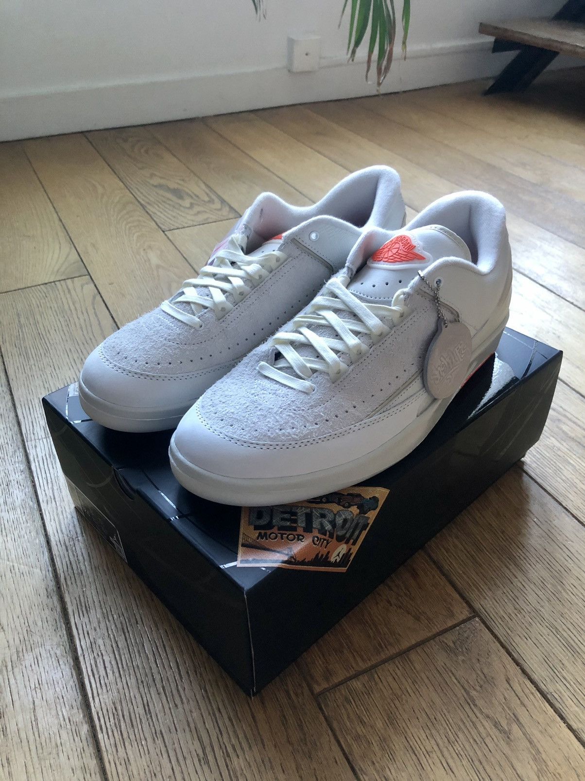 Jordan Brand Air Jordan 2 low X Shelflife Size US 11 / EU 44 - 11 Thumbnail