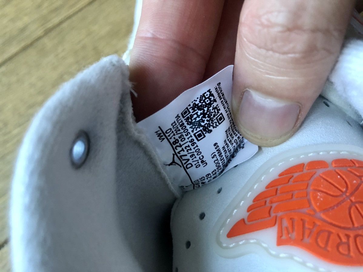 Jordan Brand Air Jordan 2 low X Shelflife Size US 11 / EU 44 - 7 Thumbnail