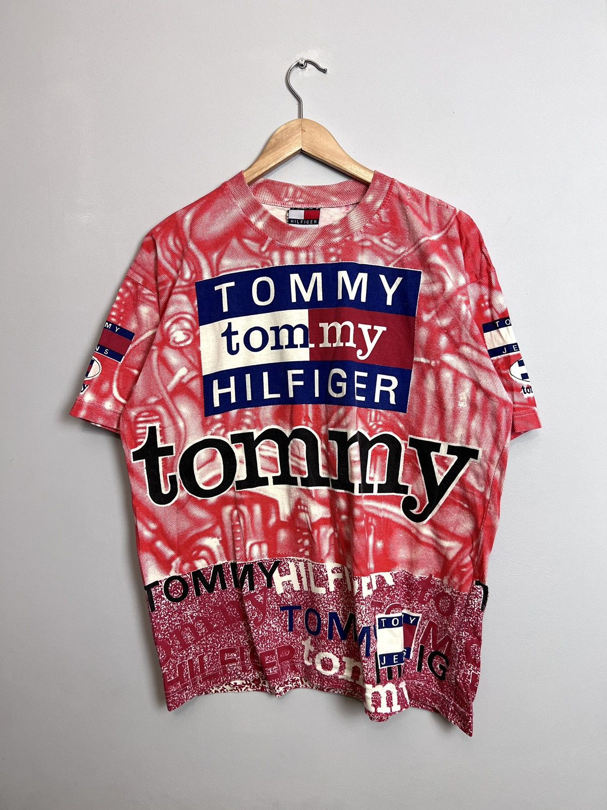 Rare Vintage 90s Tommy Hilfiger all over print t-shirt