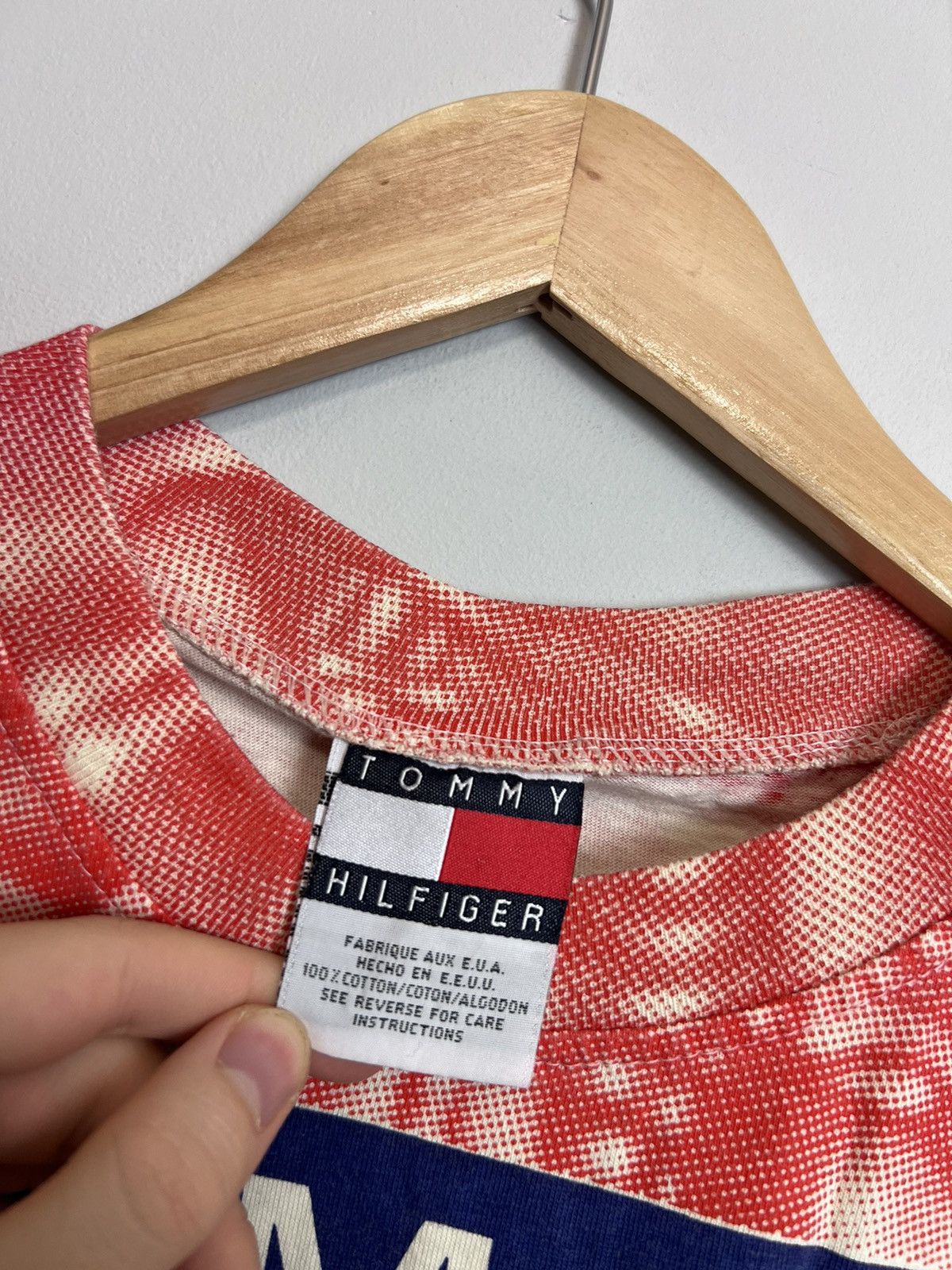 Tommy Hilfiger × Vintage Rare Vintage 90s Tommy Hilfiger all over print t-shirt Size US L / EU 52-54 / 3 - 5 Thumbnail