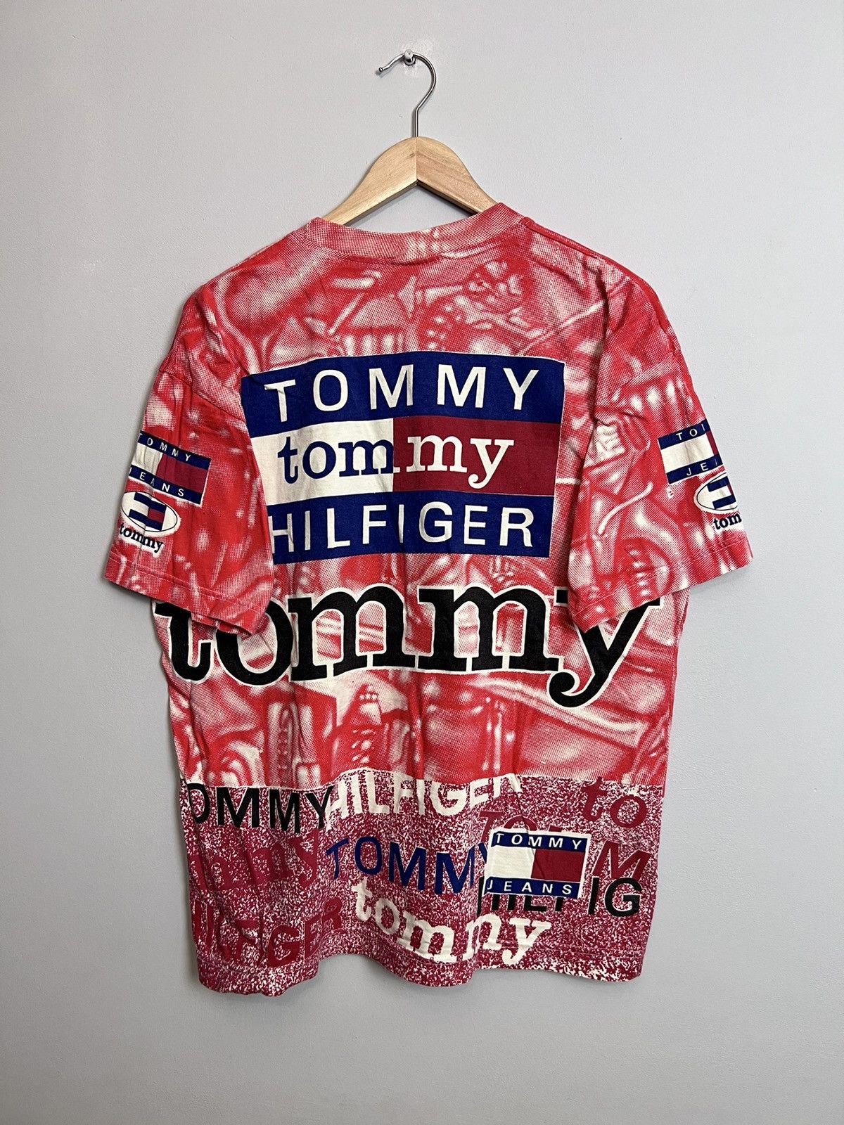Tommy Hilfiger × Vintage Rare Vintage 90s Tommy Hilfiger all over print t-shirt Size US L / EU 52-54 / 3 - 2 Thumbnail
