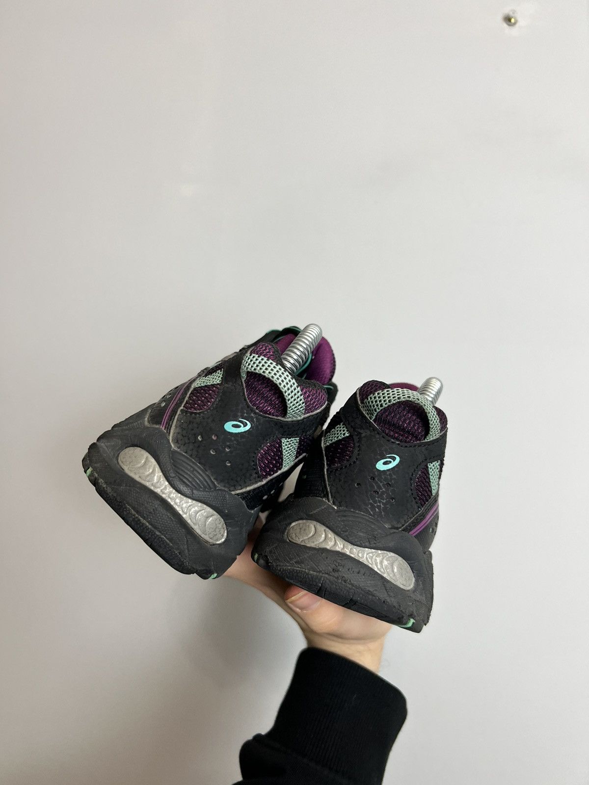 Asics Vtg Asics Gel-Venture 4 37.5EU Woman Sport Sneakers 00s Hype Size US 5.5 / EU 38 - 3 Thumbnail
