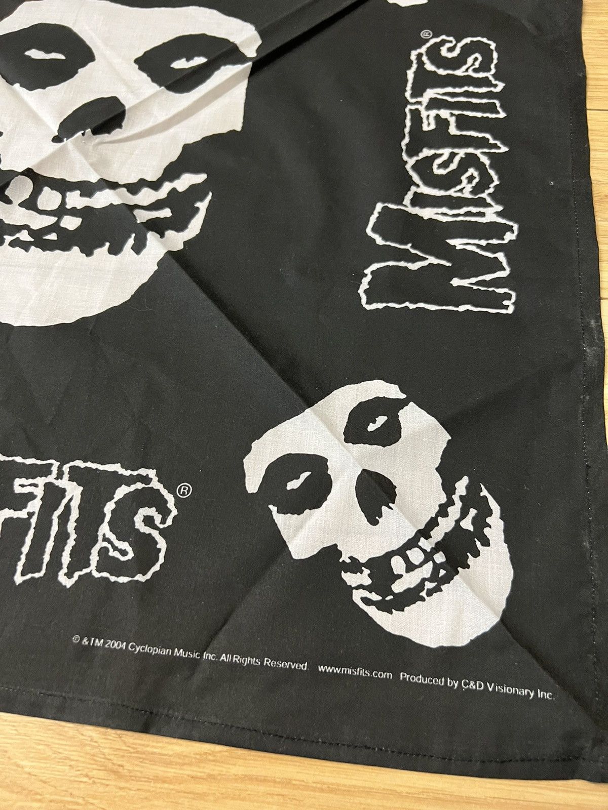 Band Tees Vintage 2003 Misfits Small Scarf Accesories Y2K Band Punk Size ONE SIZE - 2 Thumbnail