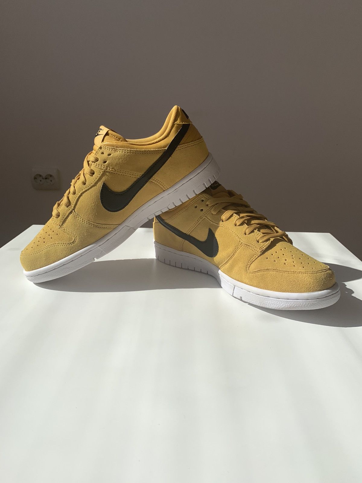 Nike !DS 2017 Nike Dunk Low Mineral Yellow Black Suede Size US 8 / EU 41 - 8 Thumbnail