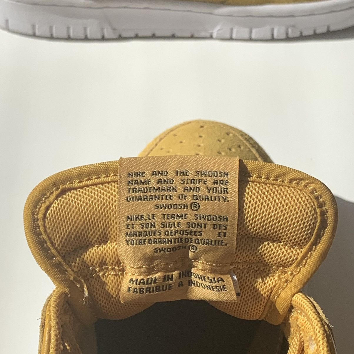 Nike !DS 2017 Nike Dunk Low Mineral Yellow Black Suede Size US 8 / EU 41 - 17 Thumbnail