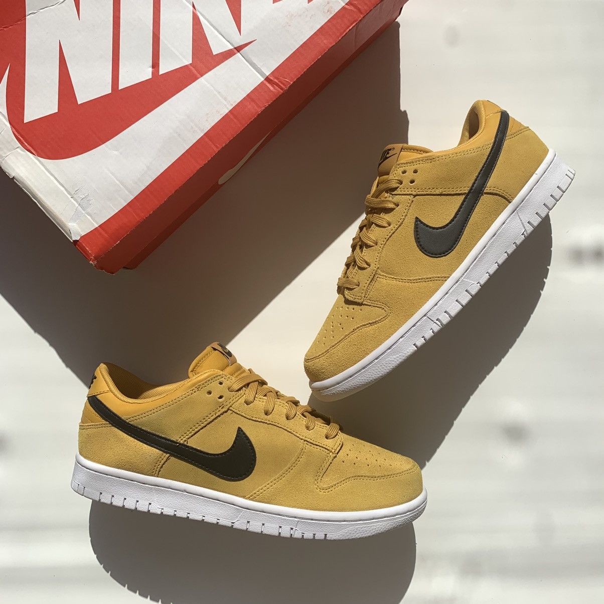 image of ds 2017 Nike Dunk Low Mineral Yellow Black Suede Shoes, Men's (Size 8)