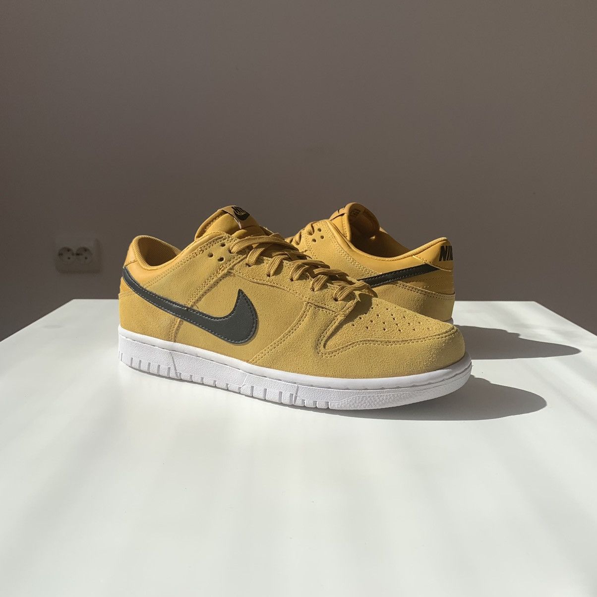 Nike !DS 2017 Nike Dunk Low Mineral Yellow Black Suede Size US 8 / EU 41 - 10 Thumbnail