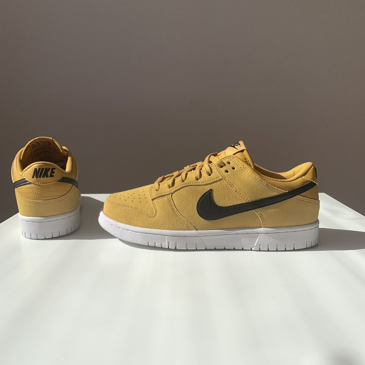 Nike !DS 2017 Nike Dunk Low Mineral Yellow Black Suede Size US 8 / EU 41 - 4 Thumbnail