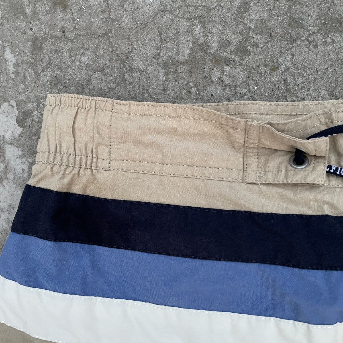 Tommy Hilfiger Vintage Tommy Hilfiger Shorts Swimwear L 90s Streetwear 99s Size US 35 - 8 Thumbnail