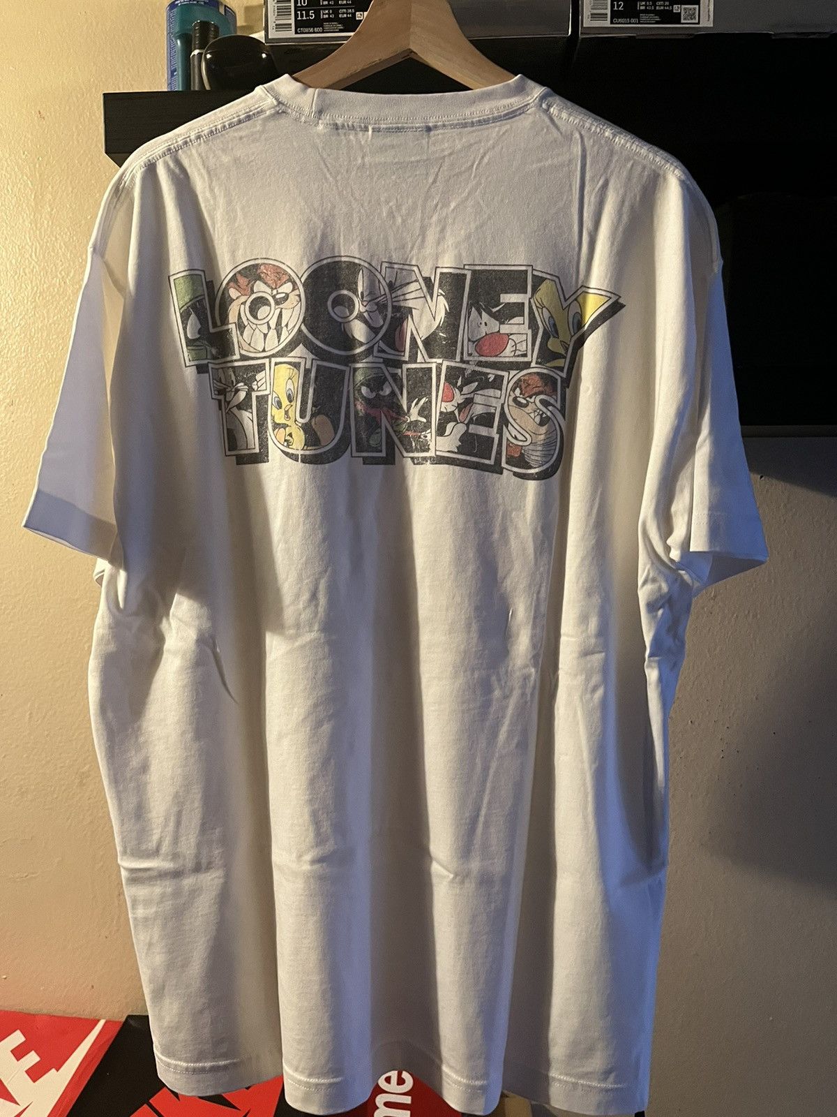 Kith × Ronnie Fieg Kith Merrie Melodies Vintage Tee Size US XL / EU 56 / 4 - 2 Thumbnail