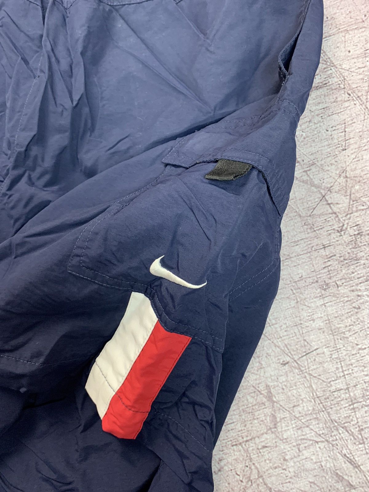Nike Vintage Nike Nylon Shorts Size US 32 / EU 48 - 5 Thumbnail