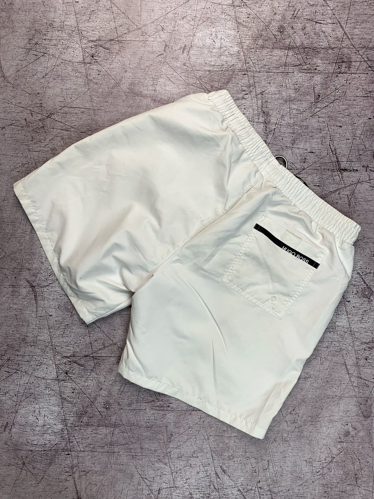 Hugo Boss Hugo Boss White Shorts Size US 30 / EU 46 - 2 Thumbnail